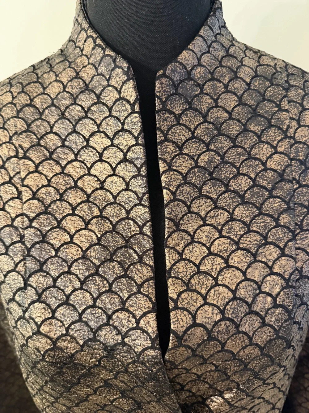 IC by Connie K Metallic Bronze Mandarin-Style Blazer Scalloped Pattern M (10-12)